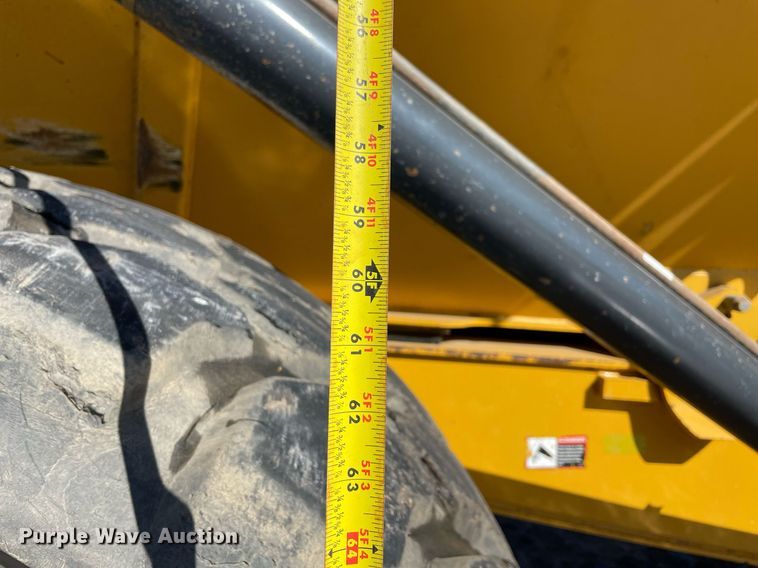 image for item DQ2276 2017 John Deere 410E  haul truck