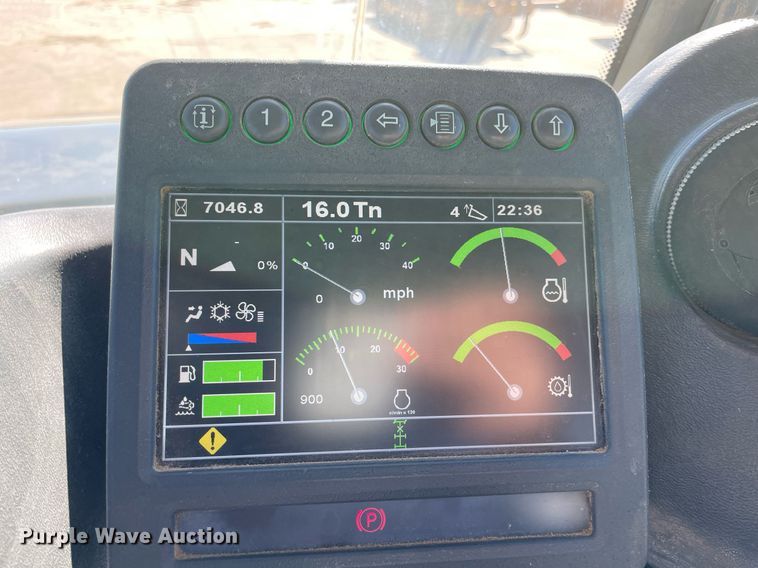 image for item DQ2276 2017 John Deere 410E  haul truck