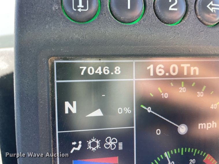 image for item DQ2276 2017 John Deere 410E  haul truck