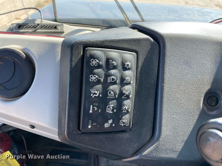 image for item DQ2276 2017 John Deere 410E  haul truck