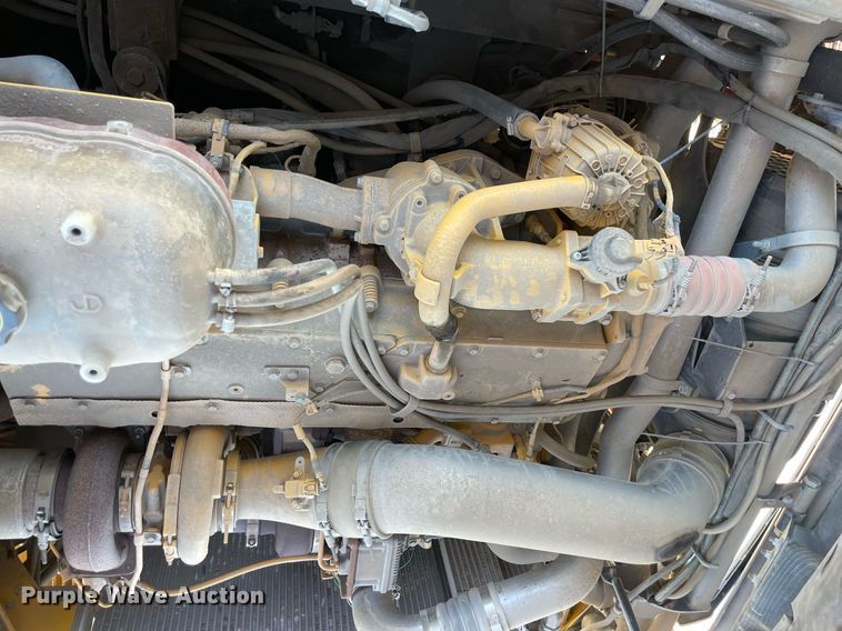 image for item DQ2276 2017 John Deere 410E  haul truck