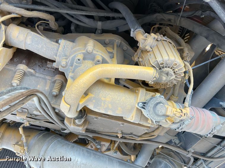 image for item DQ2276 2017 John Deere 410E  haul truck