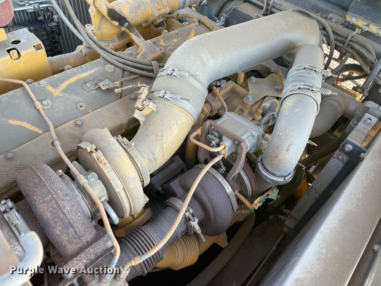 image for item DQ2276 2017 John Deere 410E  haul truck