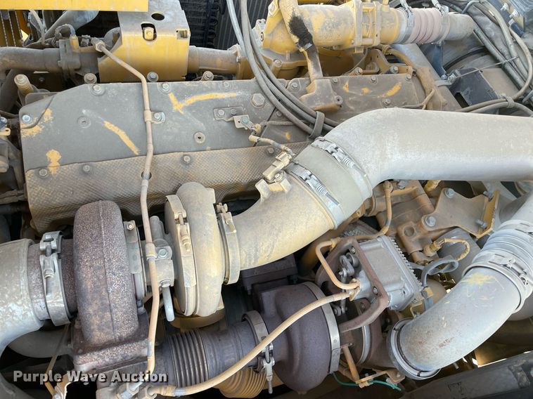 image for item DQ2276 2017 John Deere 410E  haul truck