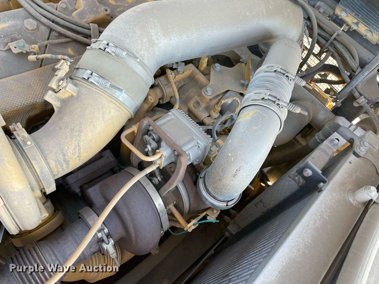 image for item DQ2276 2017 John Deere 410E  haul truck