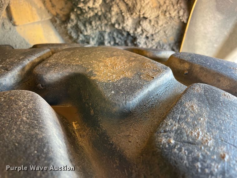 image for item DQ2276 2017 John Deere 410E  haul truck