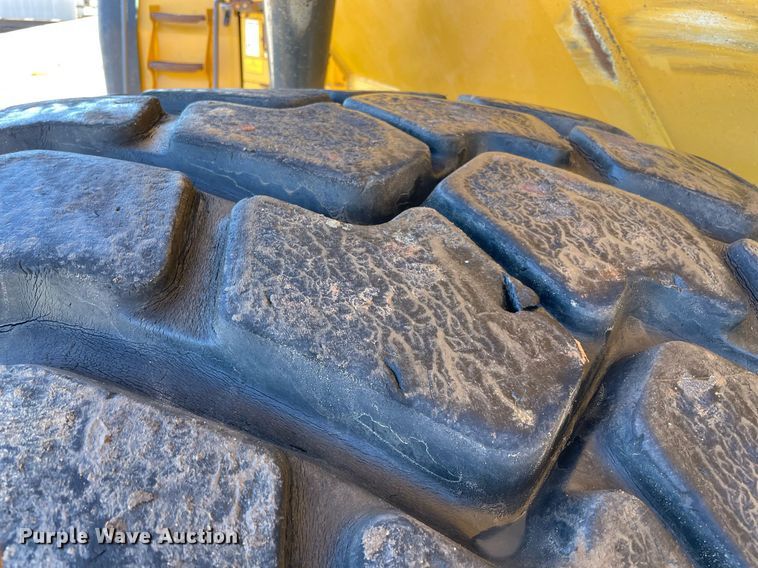 image for item DQ2276 2017 John Deere 410E  haul truck