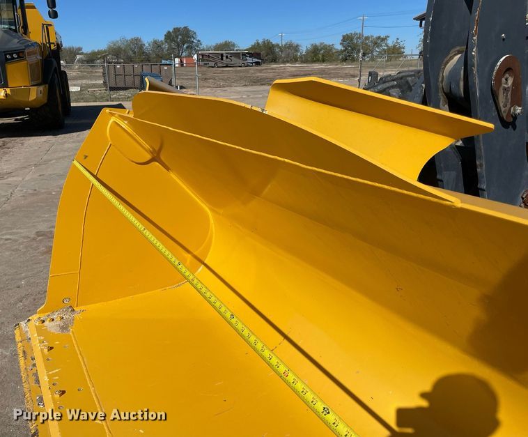 image for item DQ2277 2022 John Deere 544 P-TIER  wheel loader