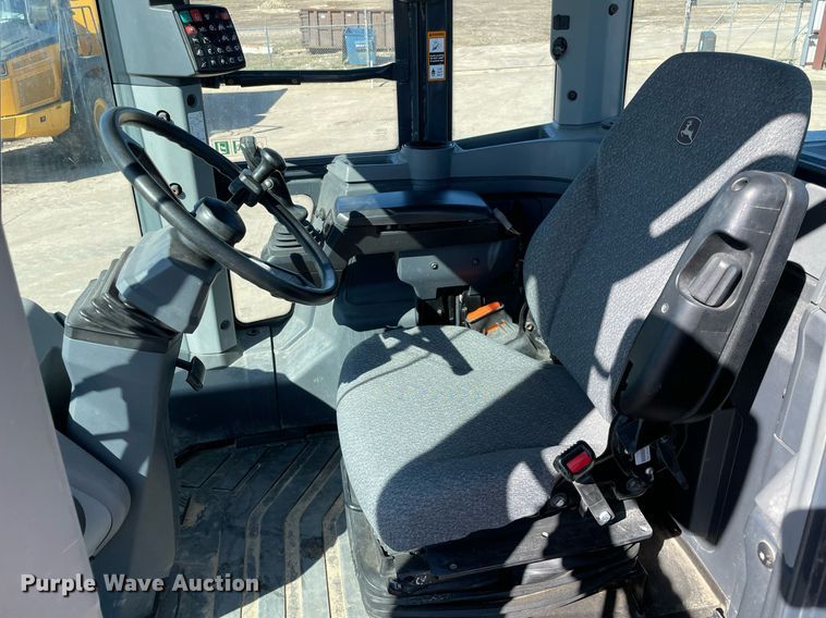 image for item DQ2277 2022 John Deere 544 P-TIER  wheel loader