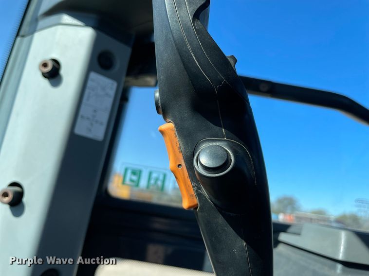 image for item DQ2277 2022 John Deere 544 P-TIER  wheel loader