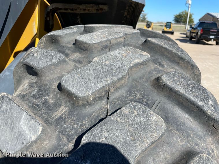 image for item DQ2277 2022 John Deere 544 P-TIER  wheel loader