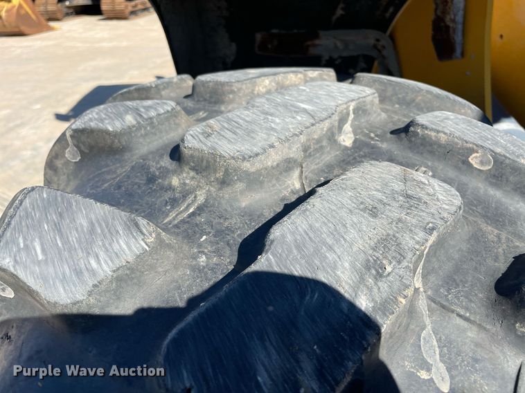 image for item DQ2277 2022 John Deere 544 P-TIER  wheel loader