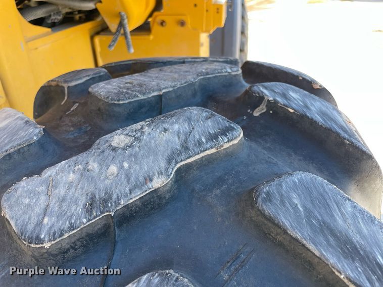 image for item DQ2277 2022 John Deere 544 P-TIER  wheel loader