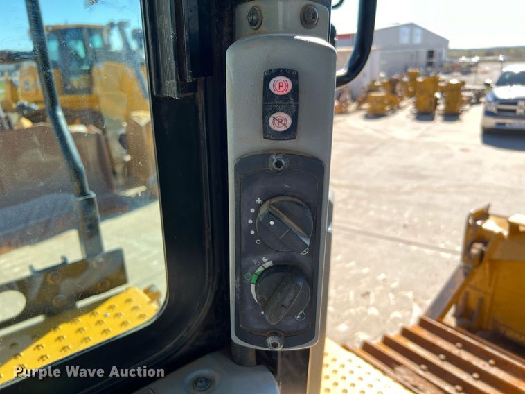 image for item DQ2278 2015 Caterpillar D6T XW  dozer