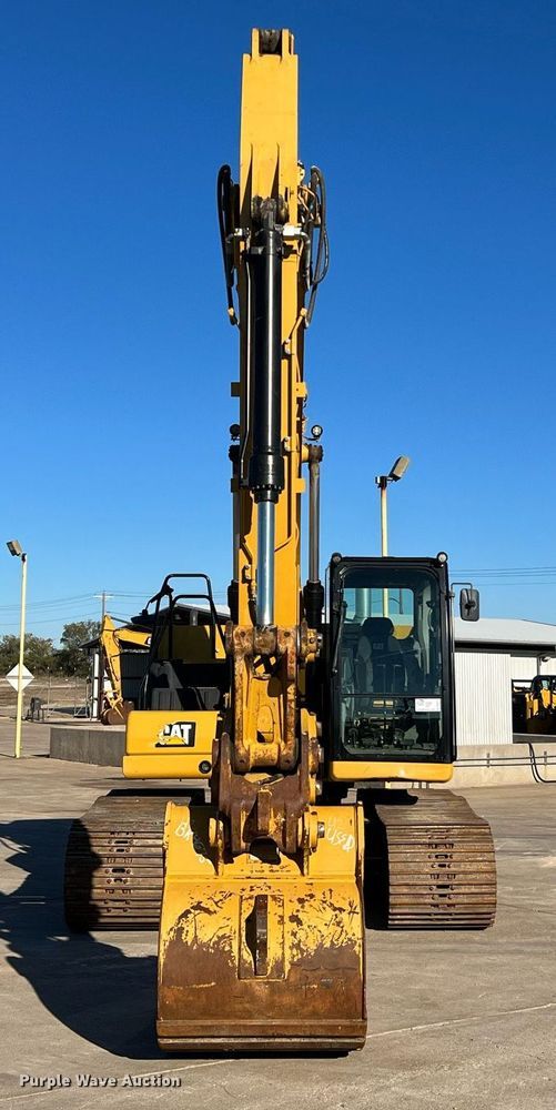 image for item DQ2279 2018 Caterpillar 320  excavator
