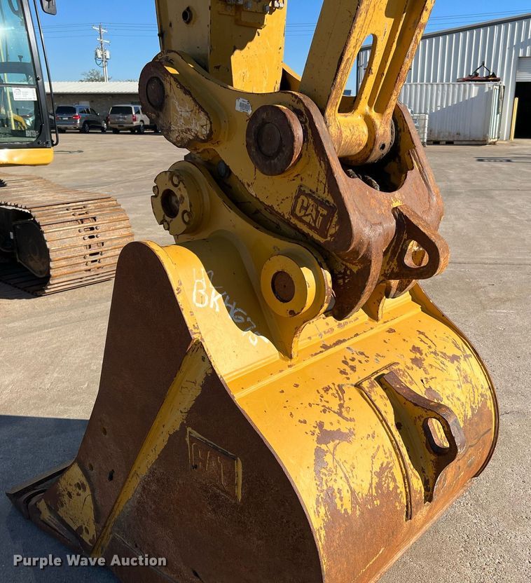 image for item DQ2279 2018 Caterpillar 320  excavator