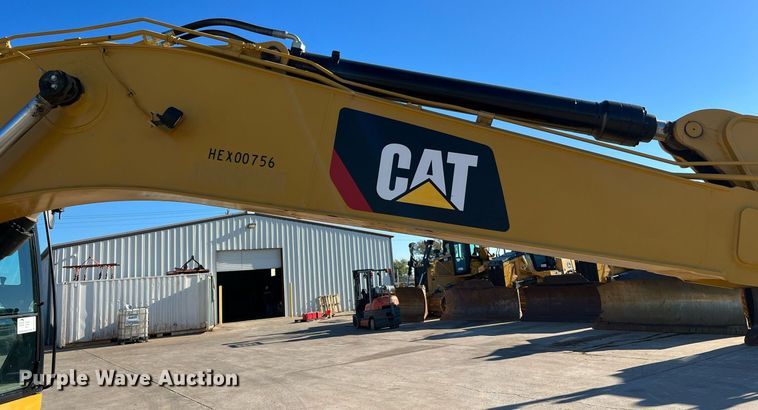 image for item DQ2279 2018 Caterpillar 320  excavator