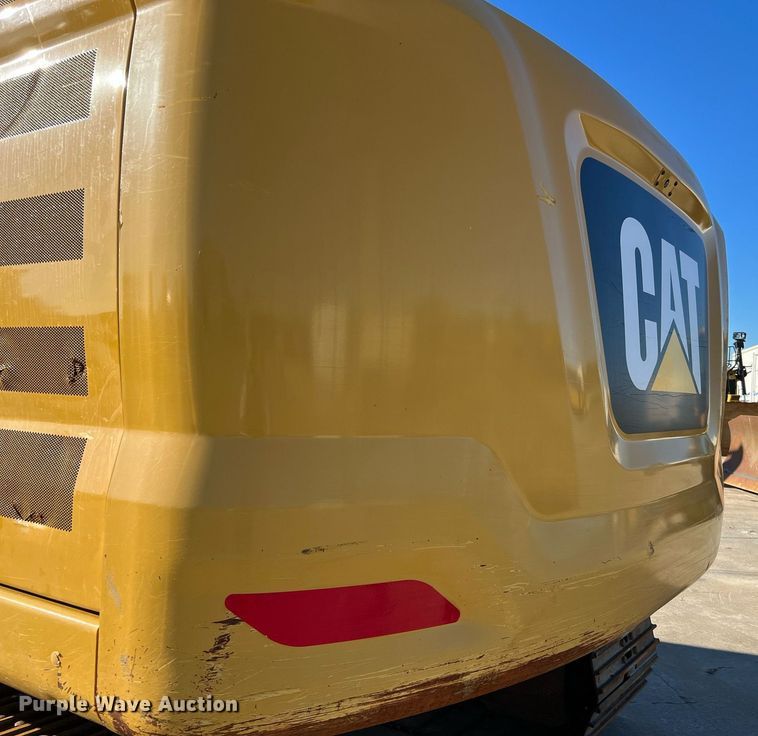 image for item DQ2279 2018 Caterpillar 320  excavator