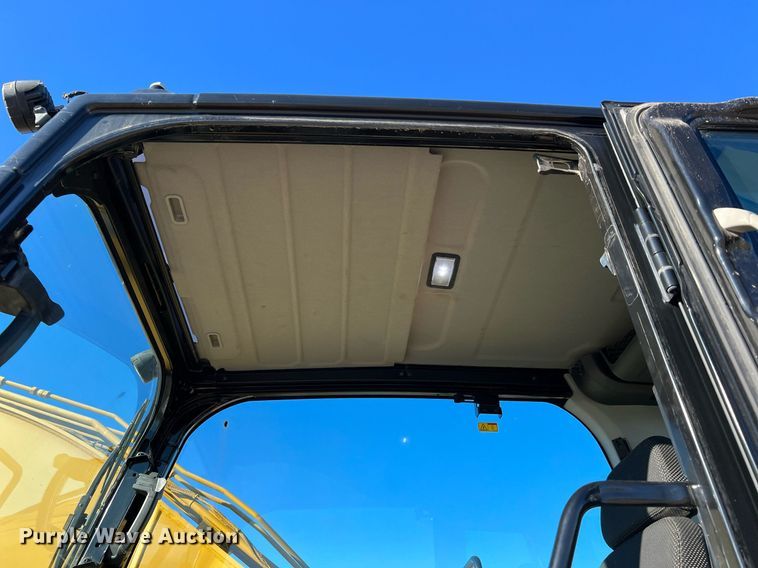 image for item DQ2279 2018 Caterpillar 320  excavator