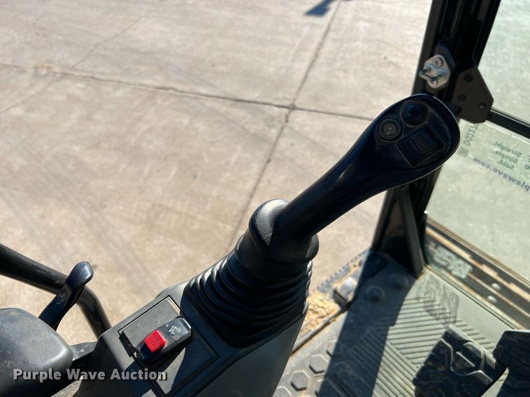 image for item DQ2279 2018 Caterpillar 320  excavator