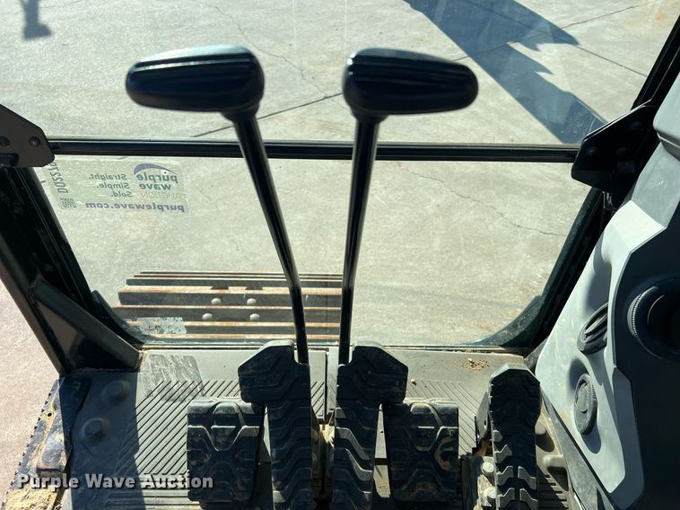 image for item DQ2279 2018 Caterpillar 320  excavator