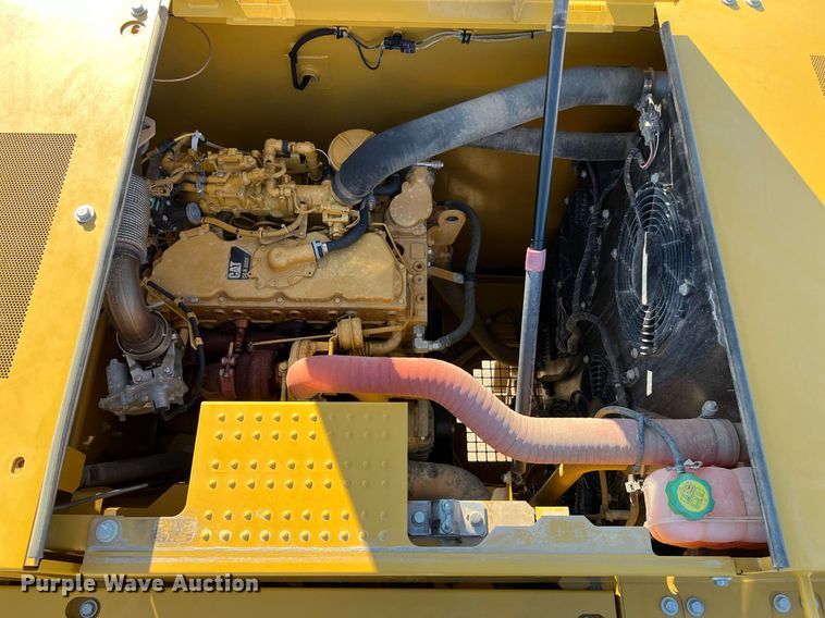 image for item DQ2279 2018 Caterpillar 320  excavator