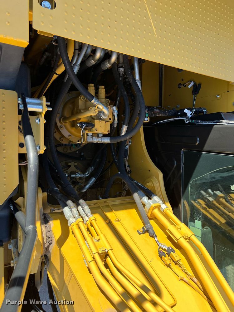 image for item DQ2279 2018 Caterpillar 320  excavator