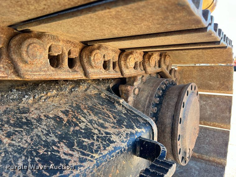 image for item DQ2279 2018 Caterpillar 320  excavator