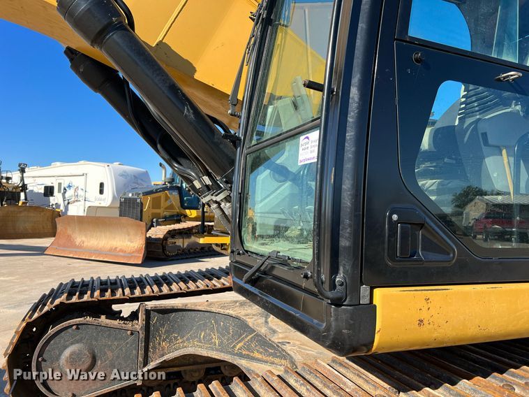 image for item DQ2280 2015 Caterpillar 336FL  excavator