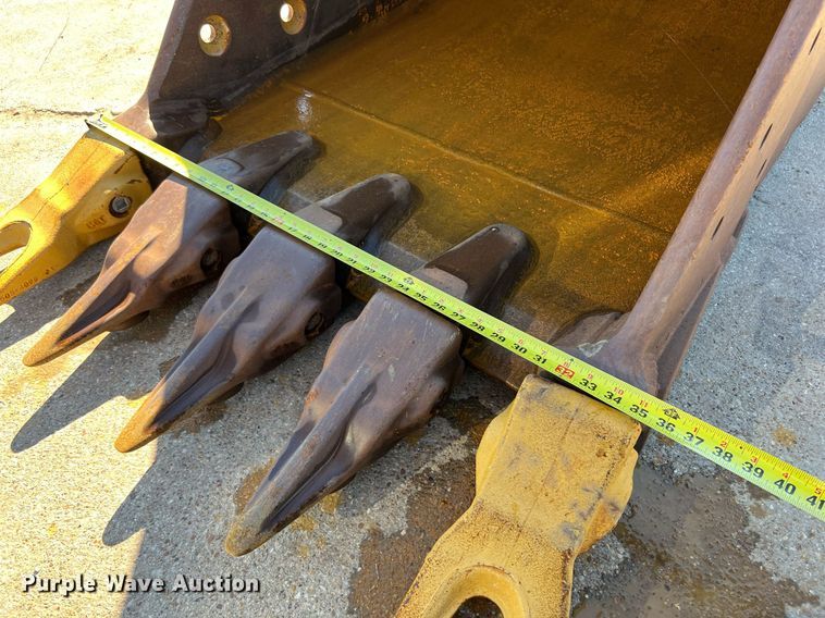 image for item DQ2289 2018 Caterpillar 323  excavator