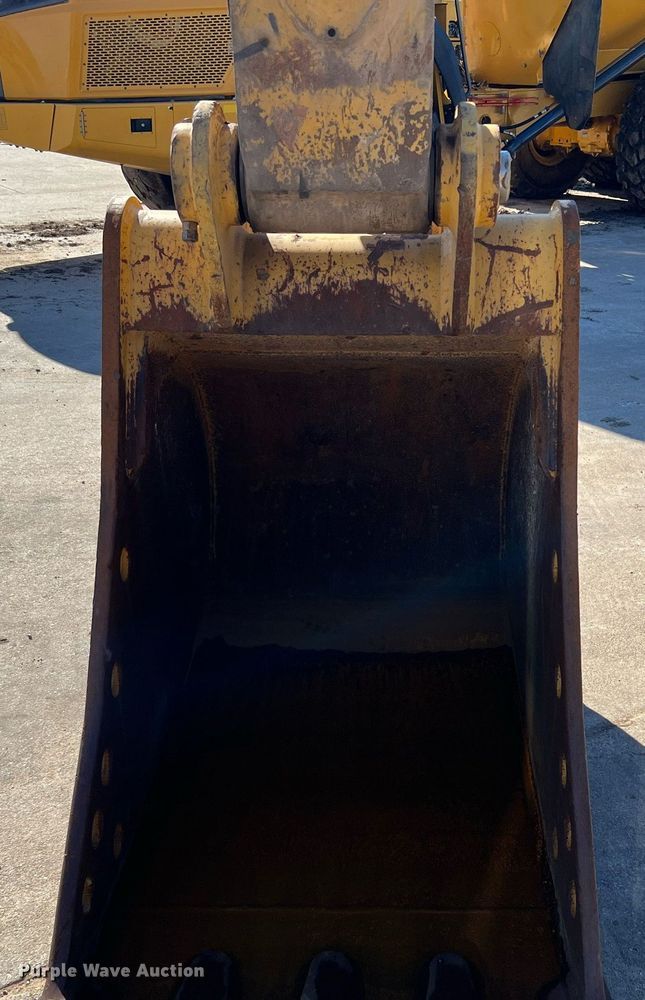 image for item DQ2289 2018 Caterpillar 323  excavator