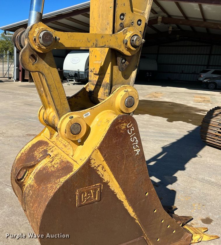 image for item DQ2289 2018 Caterpillar 323  excavator