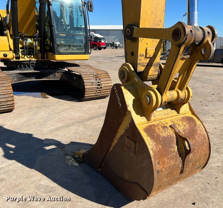 image for item DQ2289 2018 Caterpillar 323  excavator