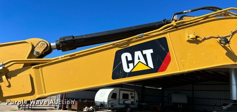 image for item DQ2289 2018 Caterpillar 323  excavator