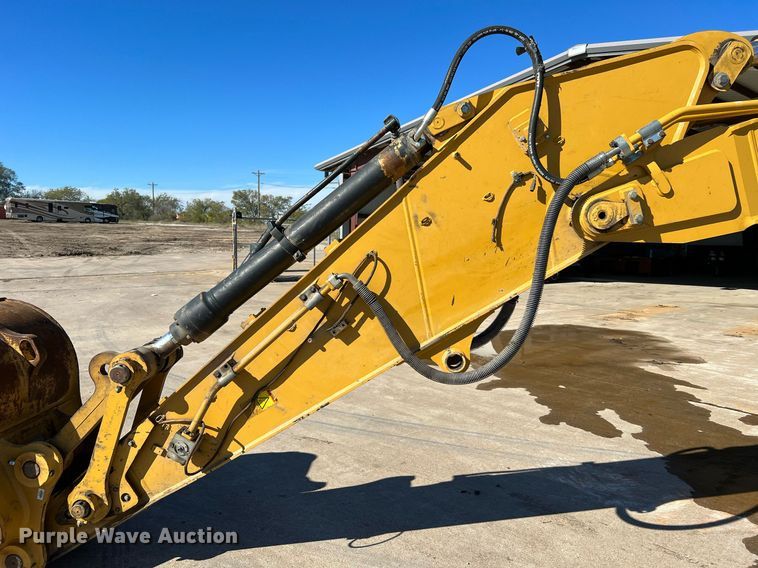 image for item DQ2289 2018 Caterpillar 323  excavator