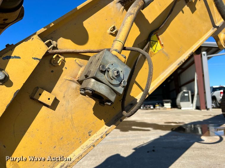 image for item DQ2289 2018 Caterpillar 323  excavator