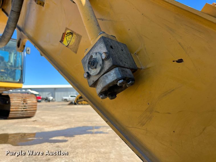 image for item DQ2289 2018 Caterpillar 323  excavator