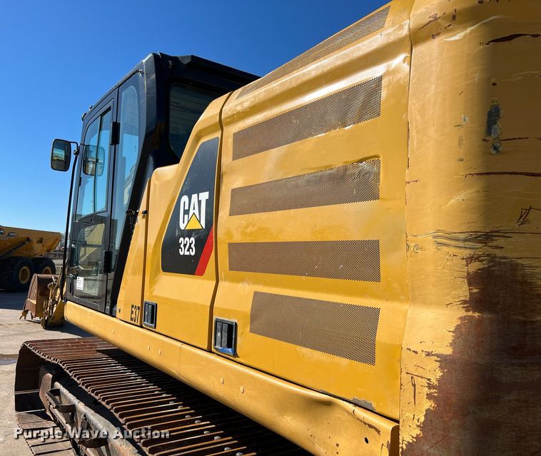 image for item DQ2289 2018 Caterpillar 323  excavator