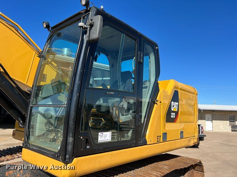 image for item DQ2289 2018 Caterpillar 323  excavator