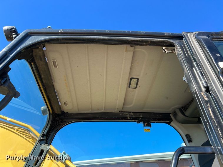 image for item DQ2289 2018 Caterpillar 323  excavator