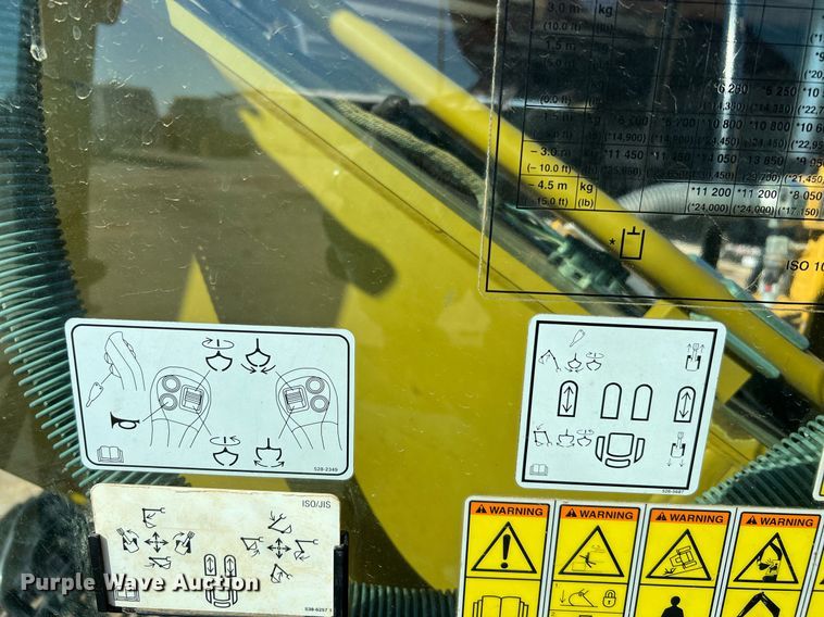 image for item DQ2289 2018 Caterpillar 323  excavator