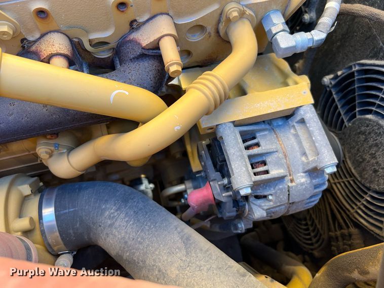 image for item DQ2289 2018 Caterpillar 323  excavator