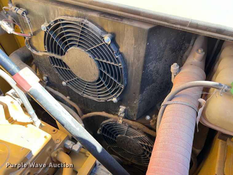 image for item DQ2289 2018 Caterpillar 323  excavator