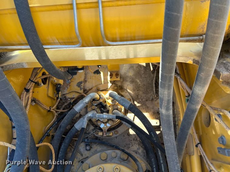 image for item DQ2289 2018 Caterpillar 323  excavator