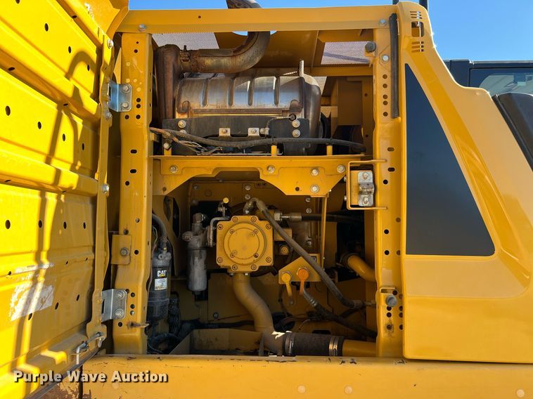 image for item DQ2289 2018 Caterpillar 323  excavator