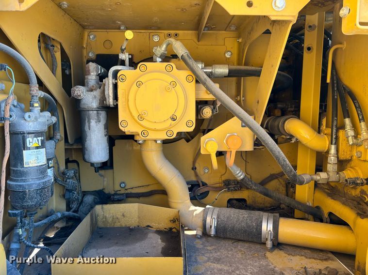 image for item DQ2289 2018 Caterpillar 323  excavator