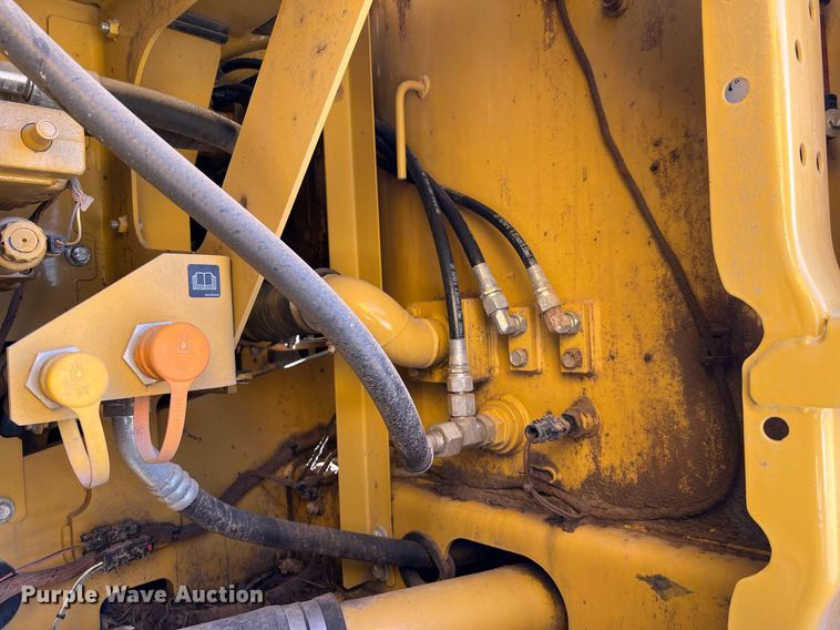 image for item DQ2289 2018 Caterpillar 323  excavator