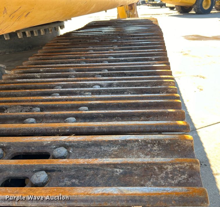 image for item DQ2289 2018 Caterpillar 323  excavator