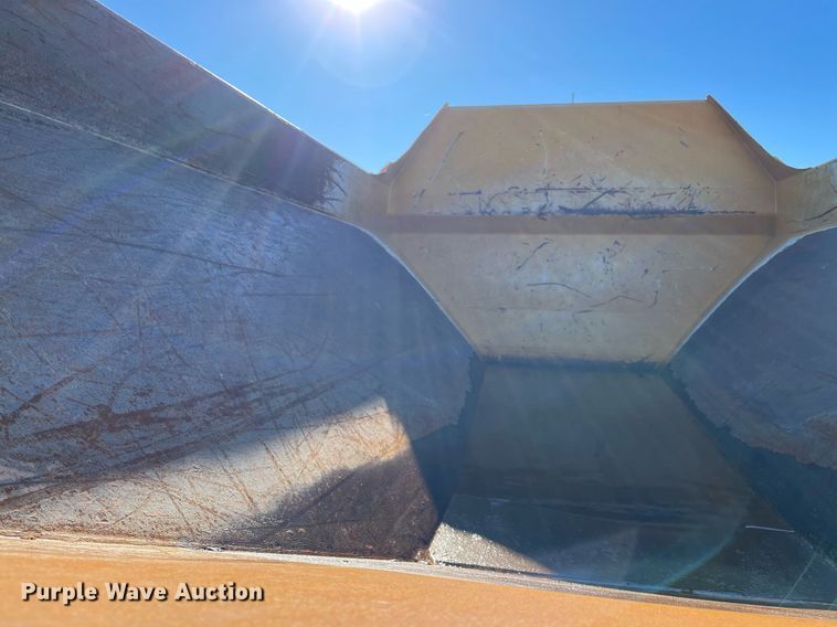 image for item DQ2290 2021 John Deere 260E  haul truck