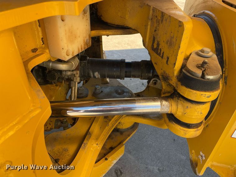 image for item DQ2290 2021 John Deere 260E  haul truck